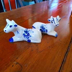 Delft cow salt and pepper shakers